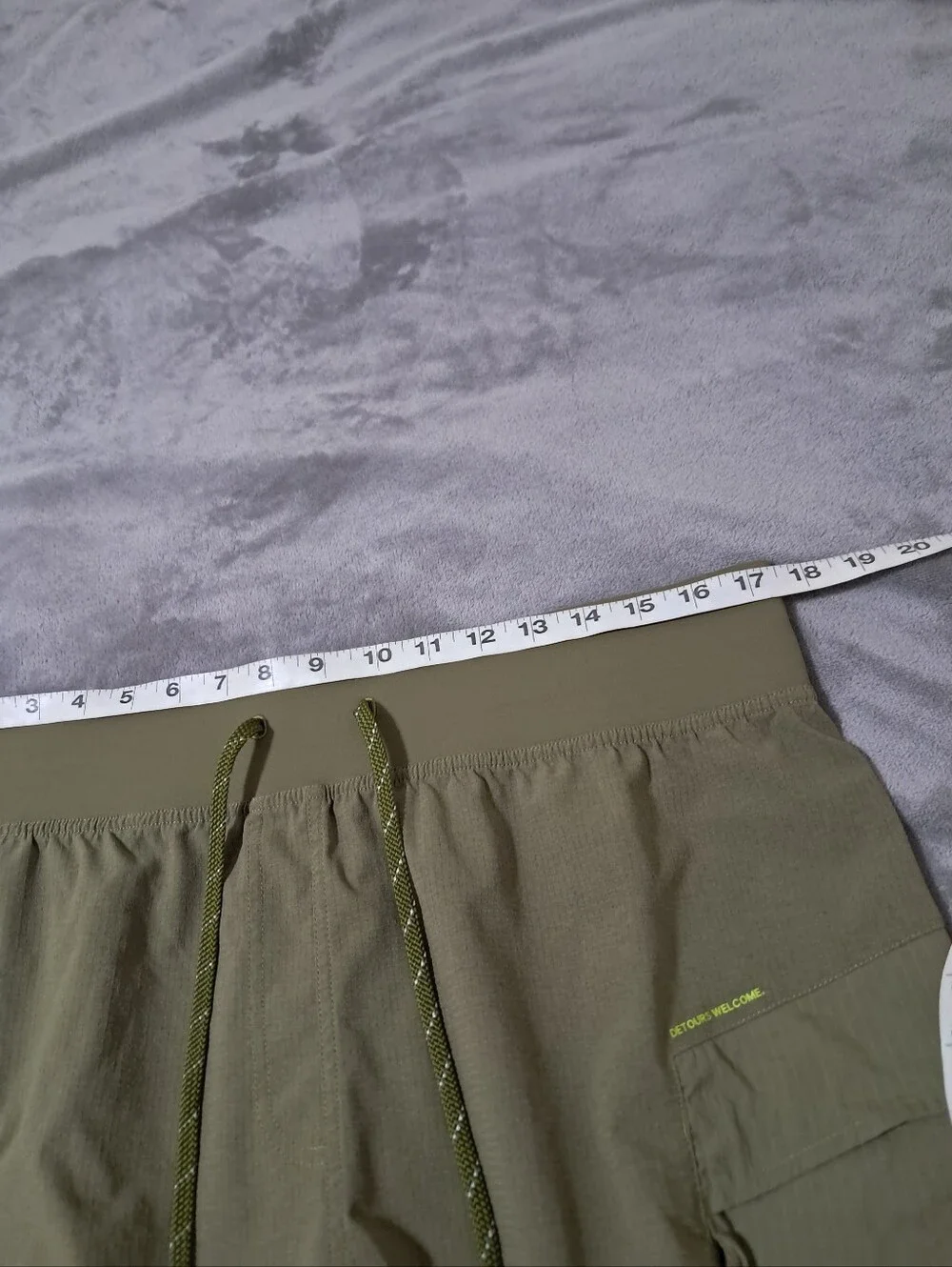 Lululemon Woven Air High Rise Hiking Shorts Sz. 14 Bronze Green.